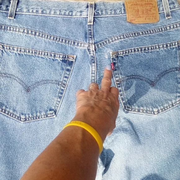 Classic Men's Levi 560 Blue Jeans Loose Fit Tapered Leg Yes All 3 Save - Picture 9 of 10